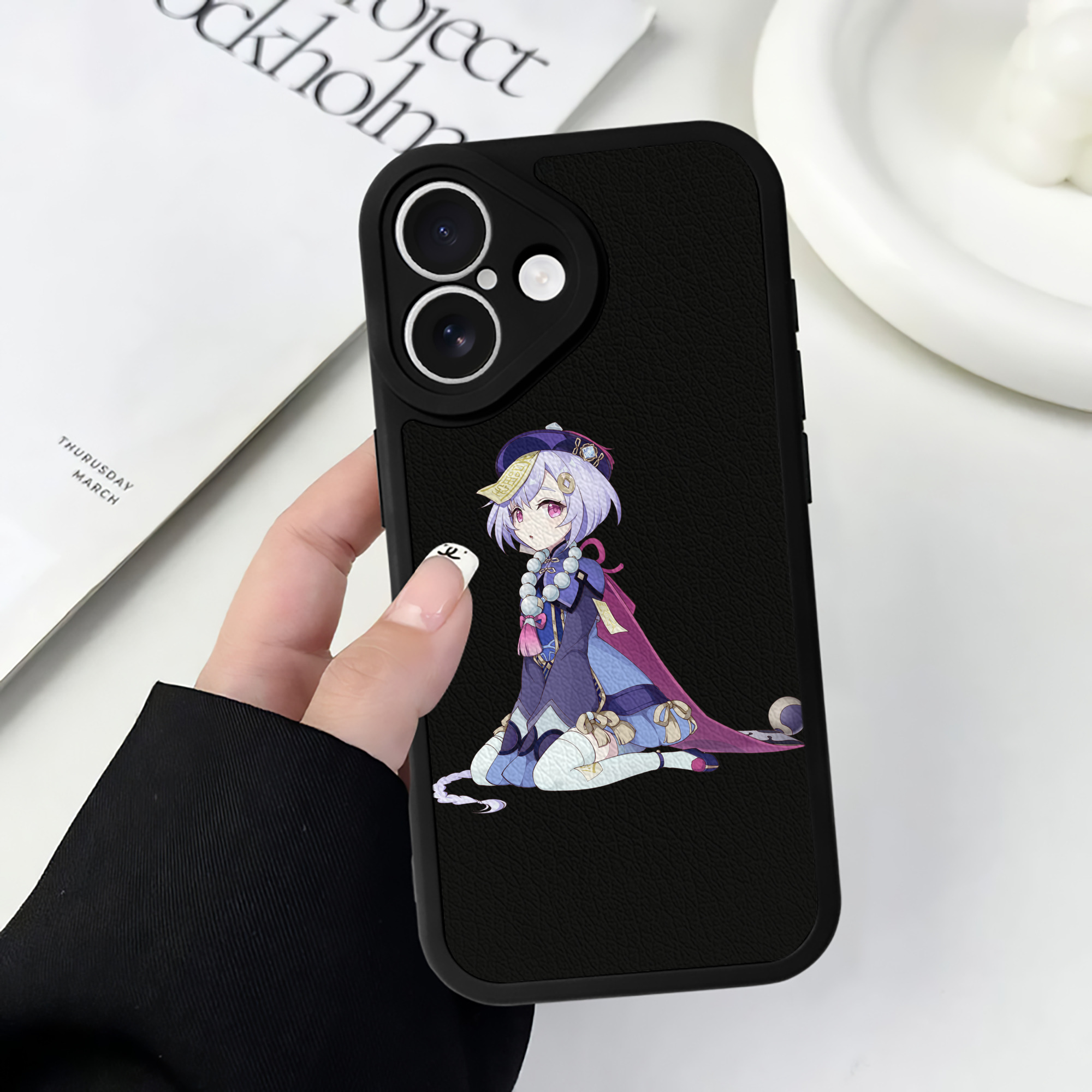 げんし神 七七 なな  genshin Nana 【iPhone 16シリーズ対応】シリコンスマホケース（レザー調） 材質：シリコン